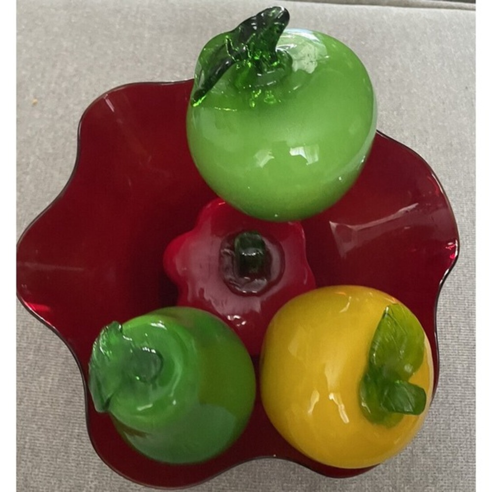 Hand Blown Art Glass Fruit Apple,Pepper,Pear, Tomato w/Wavy Edge Red Bowl - Picture 2 of 6